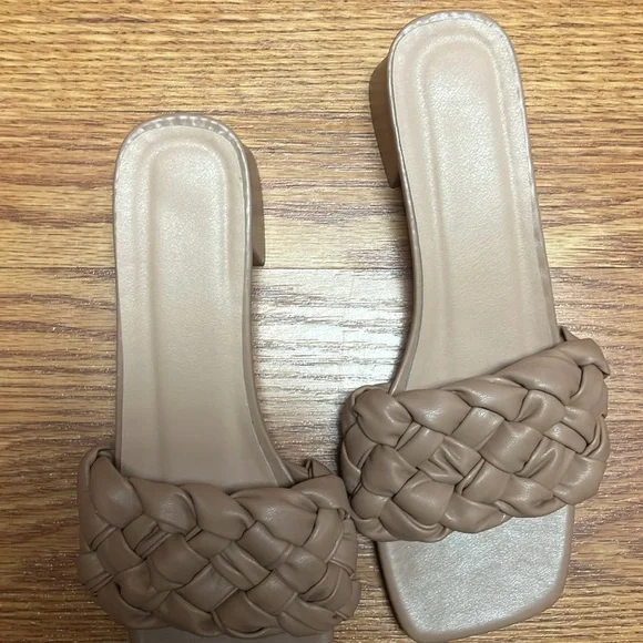 Sandals size 7/12 - Picture 2 of 3